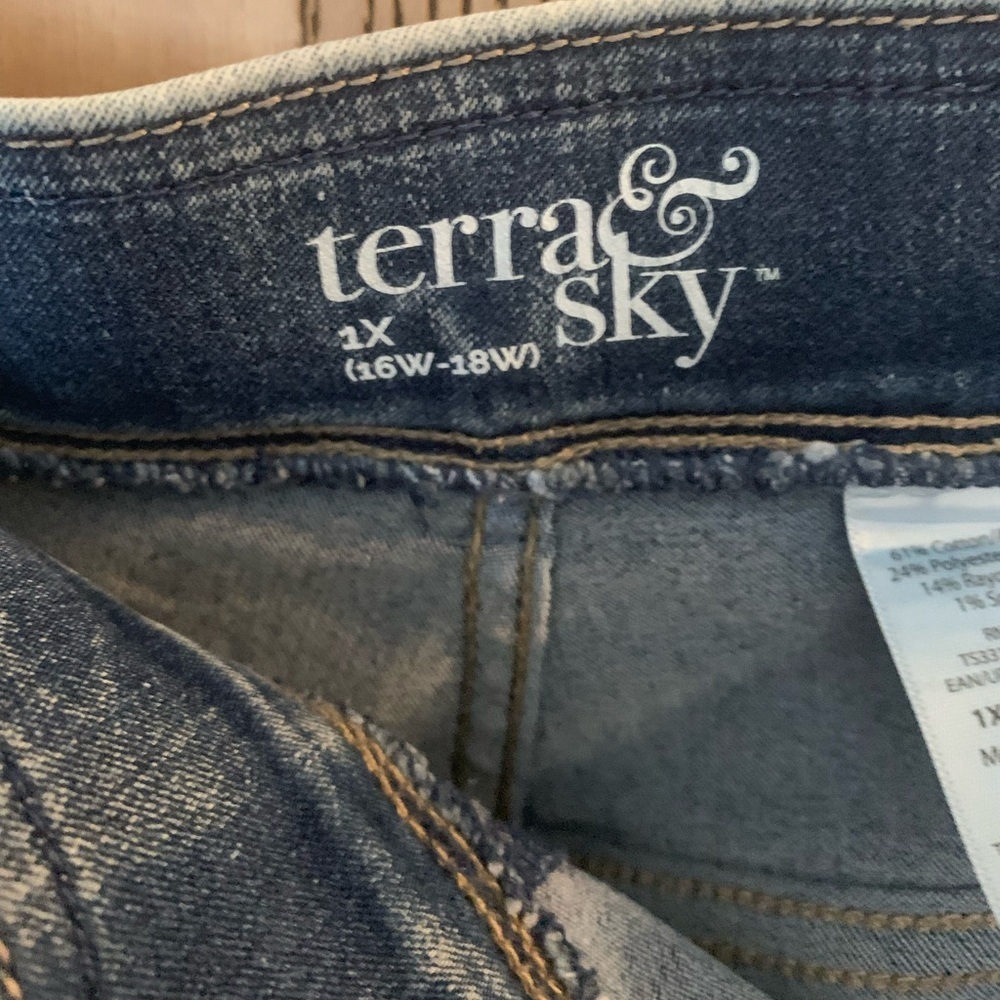Terra and Sky Slim Fit High-Rise Women Jeans in faded Blue - Picture 5 of 7